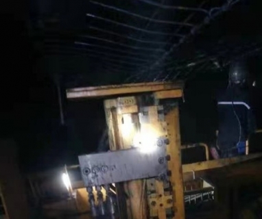 燕尾槽式煤礦用機載錨桿鉆機在上海廟煤礦掘錨一體機下井進行施工